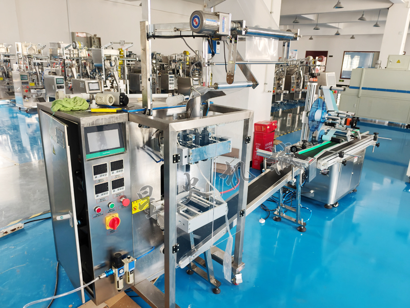 Һ�w�Ԅ�(d��ng)��ڰ��b�C(j��)չʾ