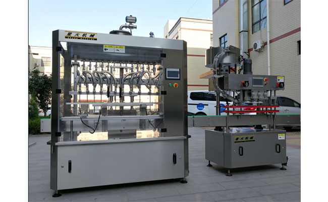 山西老陳醋全自動灌裝機實拍圖