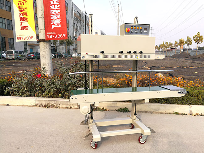 �ǻ����ϴ�С�ͷ�ڙC(j��)�O(sh��)��չʾ